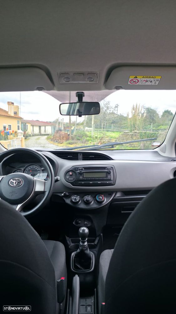 Toyota Yaris 1.4 D-4D Comfort - 9