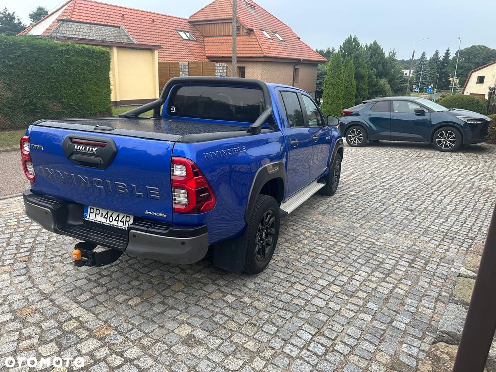 Toyota Hilux 2.8 D-4D Double Cab Invincible Sport 4x4 - 5