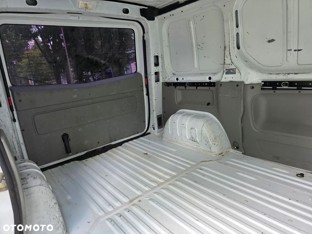 Opel Vivaro - 21