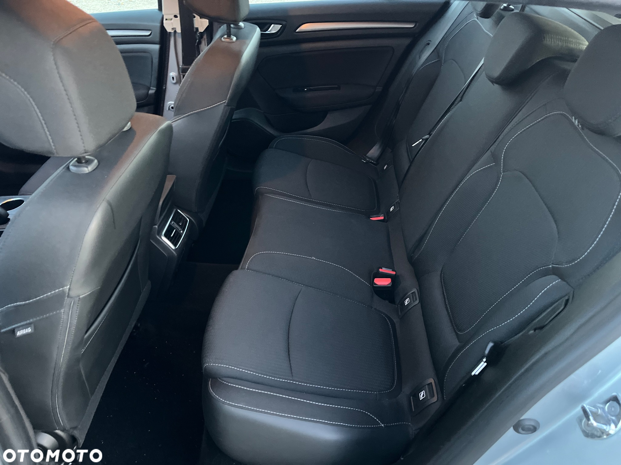 Renault Megane 1.5 Blue dCi Business - 9