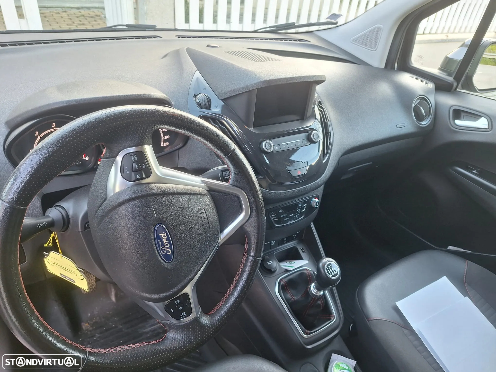 Ford Courier - 10