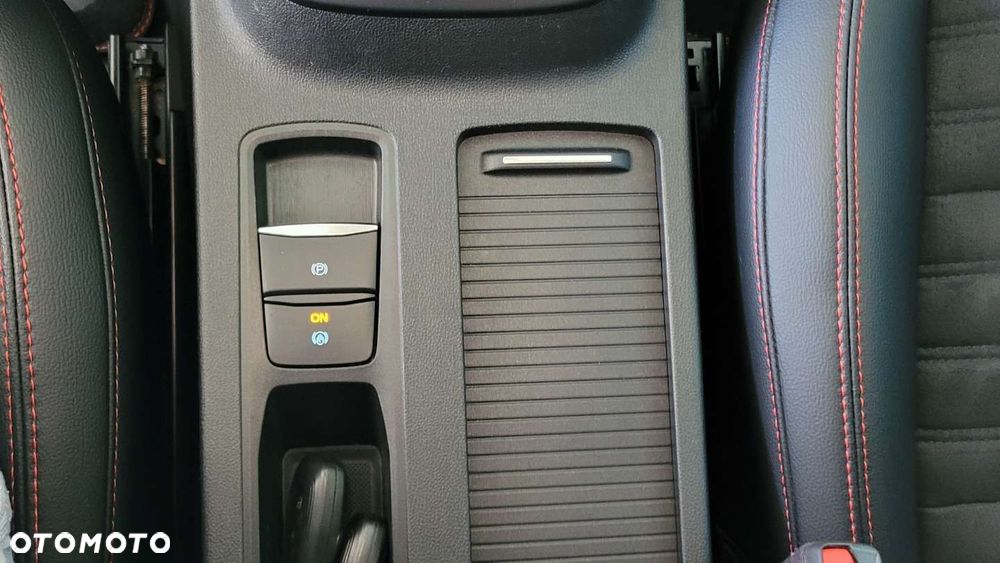 Ford Kuga - 25