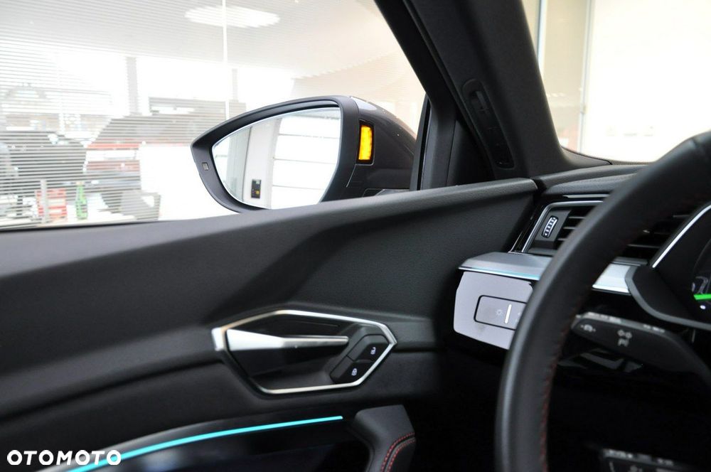 Audi Q8 - 17