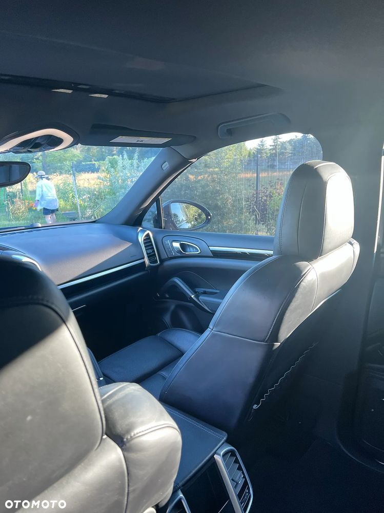 Porsche Cayenne Platinum Edition - 26