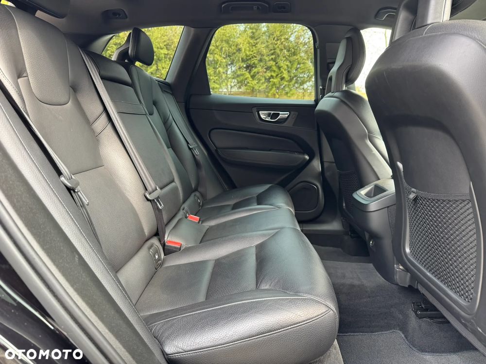 Volvo XC 60 D4 AWD Geartronic Momentum - 21