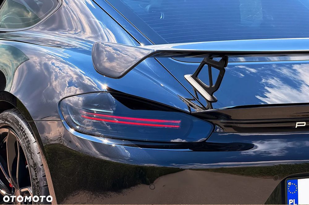Porsche 718 Cayman GPF GT4 PDK - 9