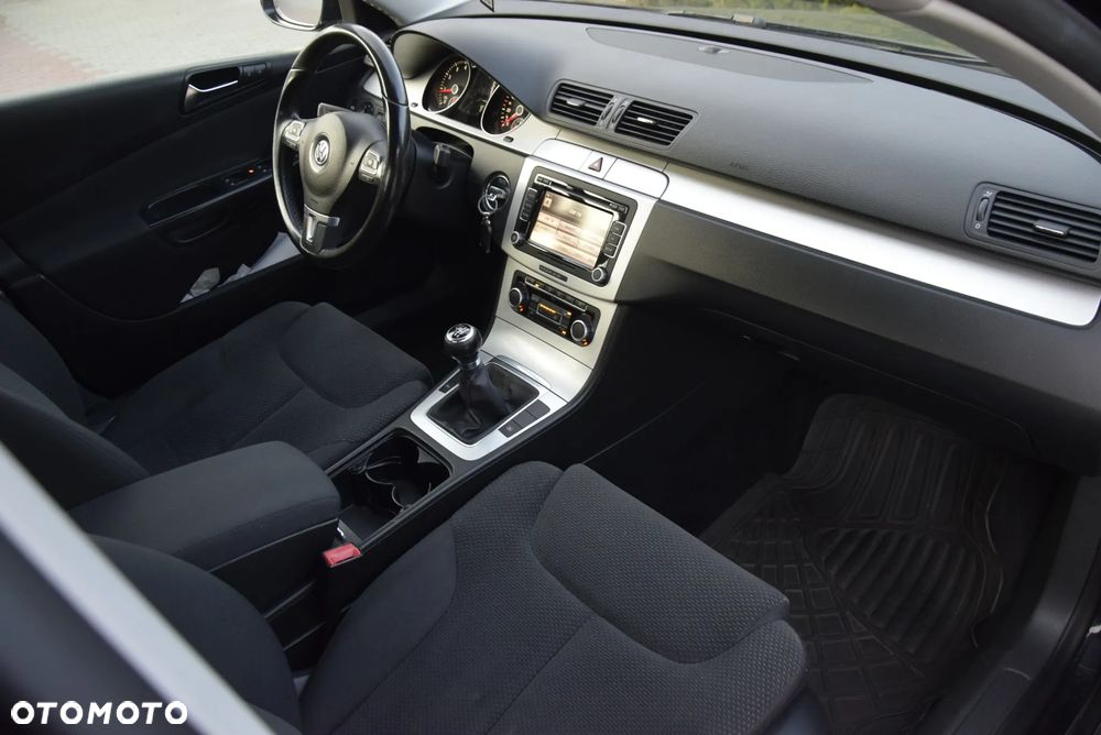 Volkswagen Passat 1.8 TSI Trendline - 19