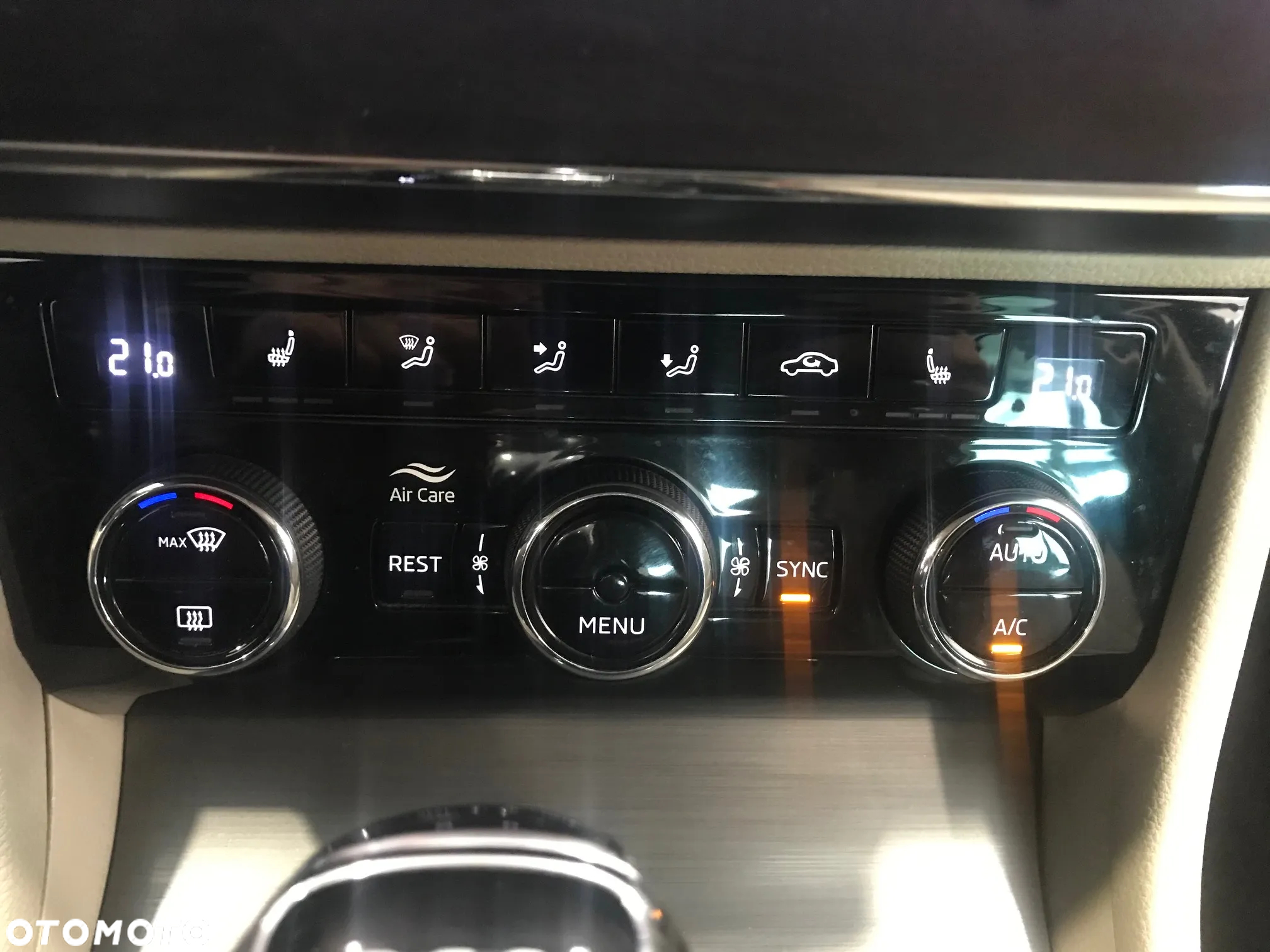 Skoda Superb 1.5 TSI ACT Style DSG - 23