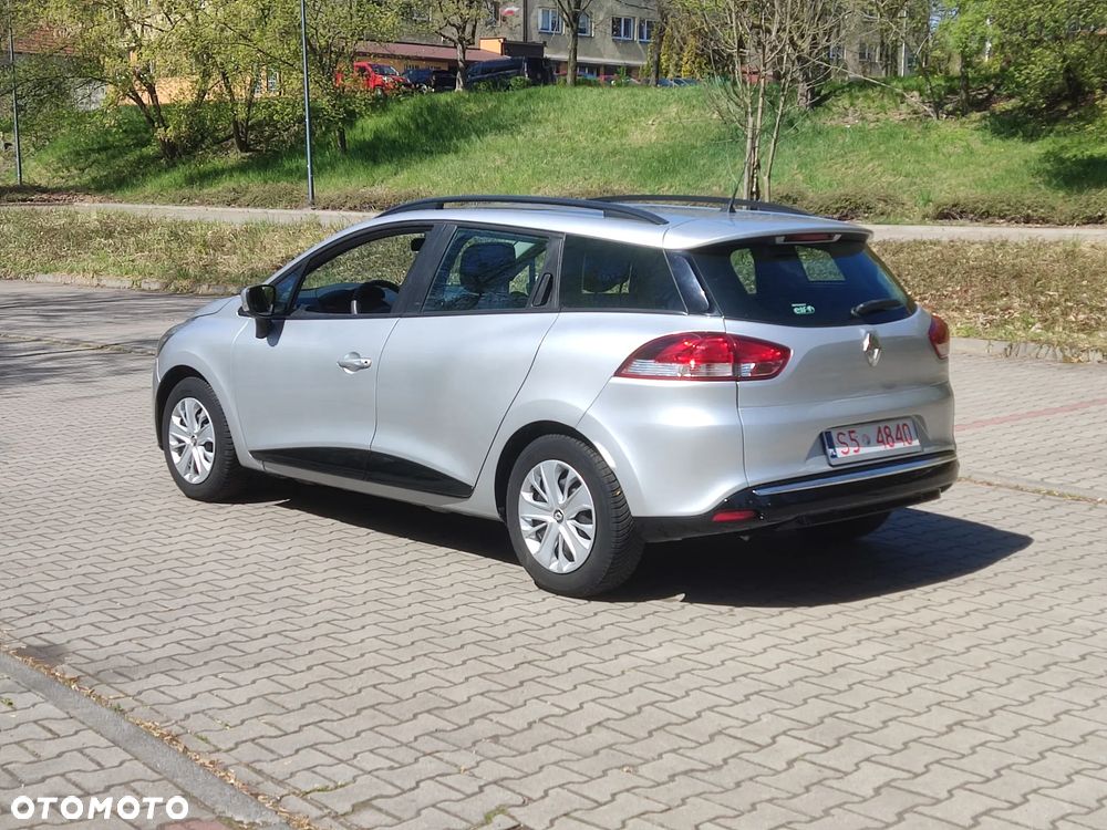 Renault Clio 1.2 16V Confort Privilege - 11