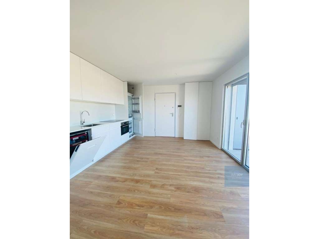Apartamento T1 com Varanda e Garagem no Porto - Grande imagem: 4/23