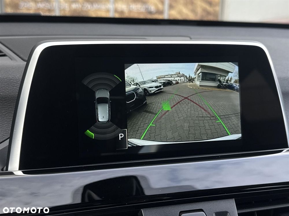 BMW X1 sDrive18i - 12