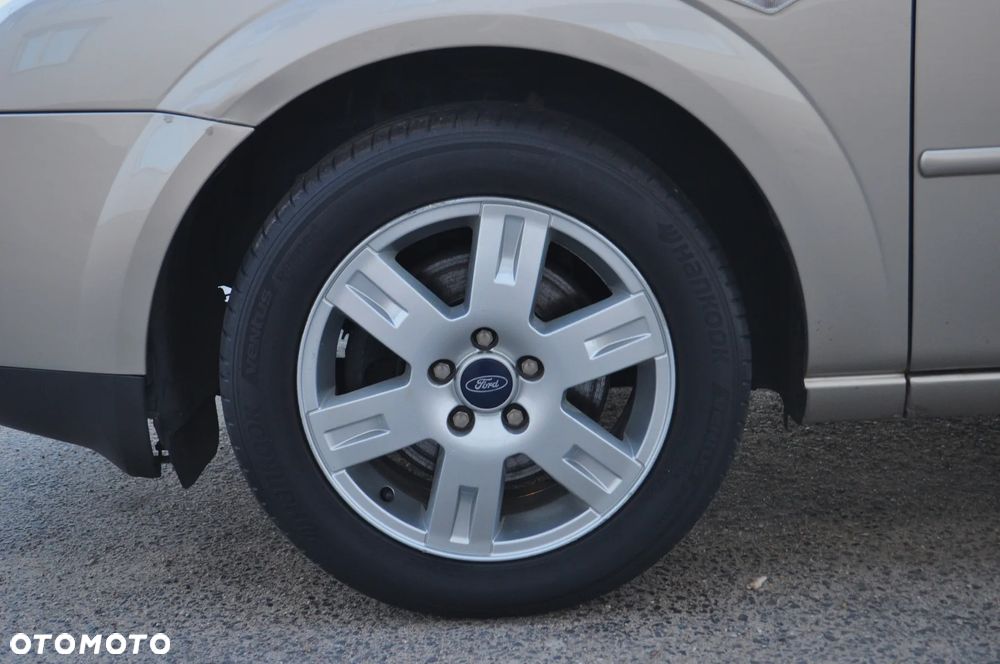 Ford Mondeo 1.8 Ghia - 33