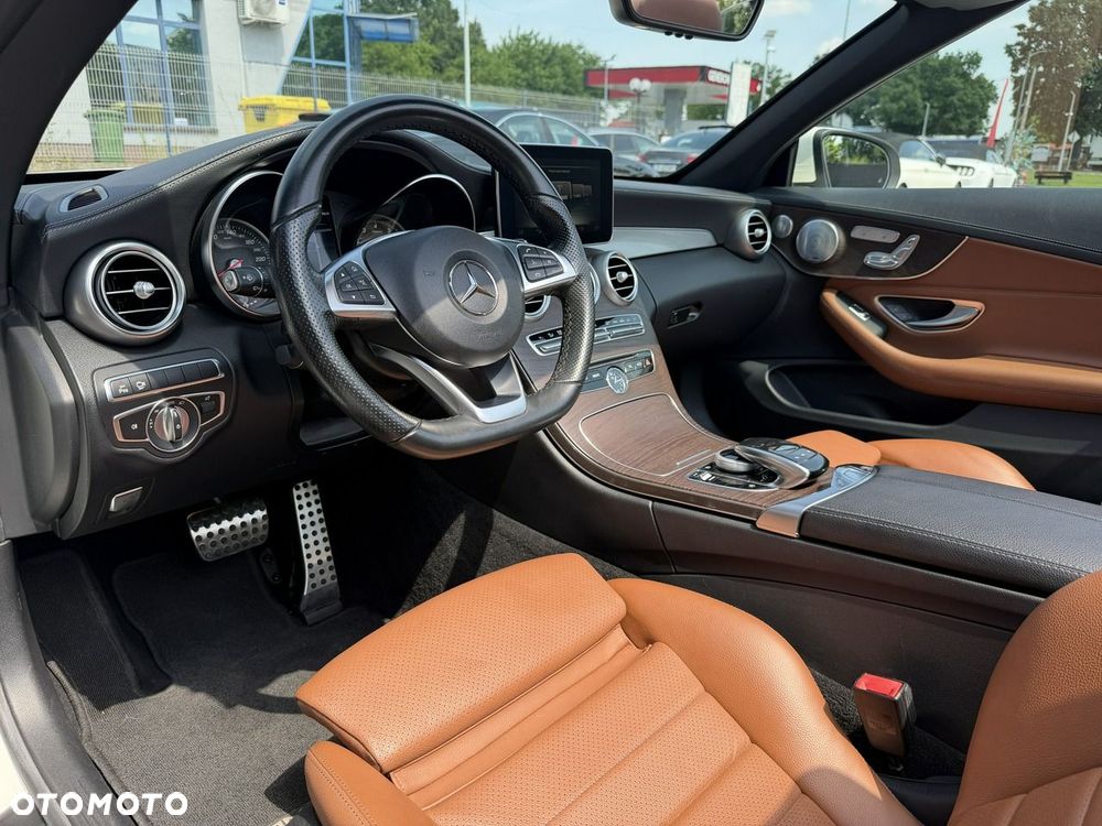Mercedes-Benz Klasa C 300 9G-TRONIC AMG Line - 17