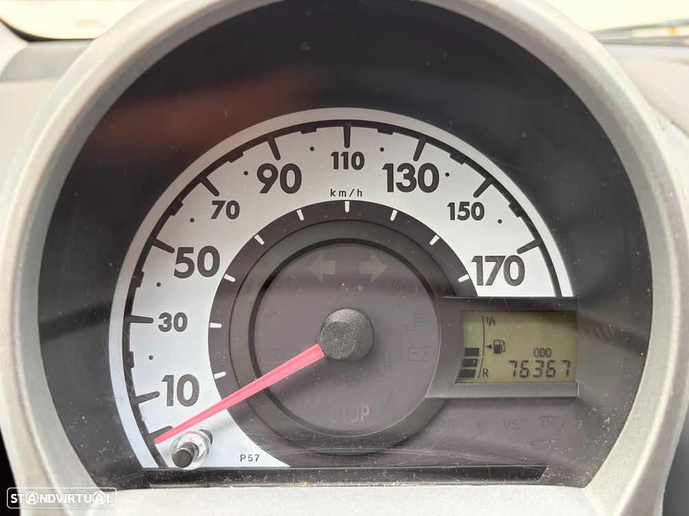 Toyota Aygo 1.0 + AC - 9