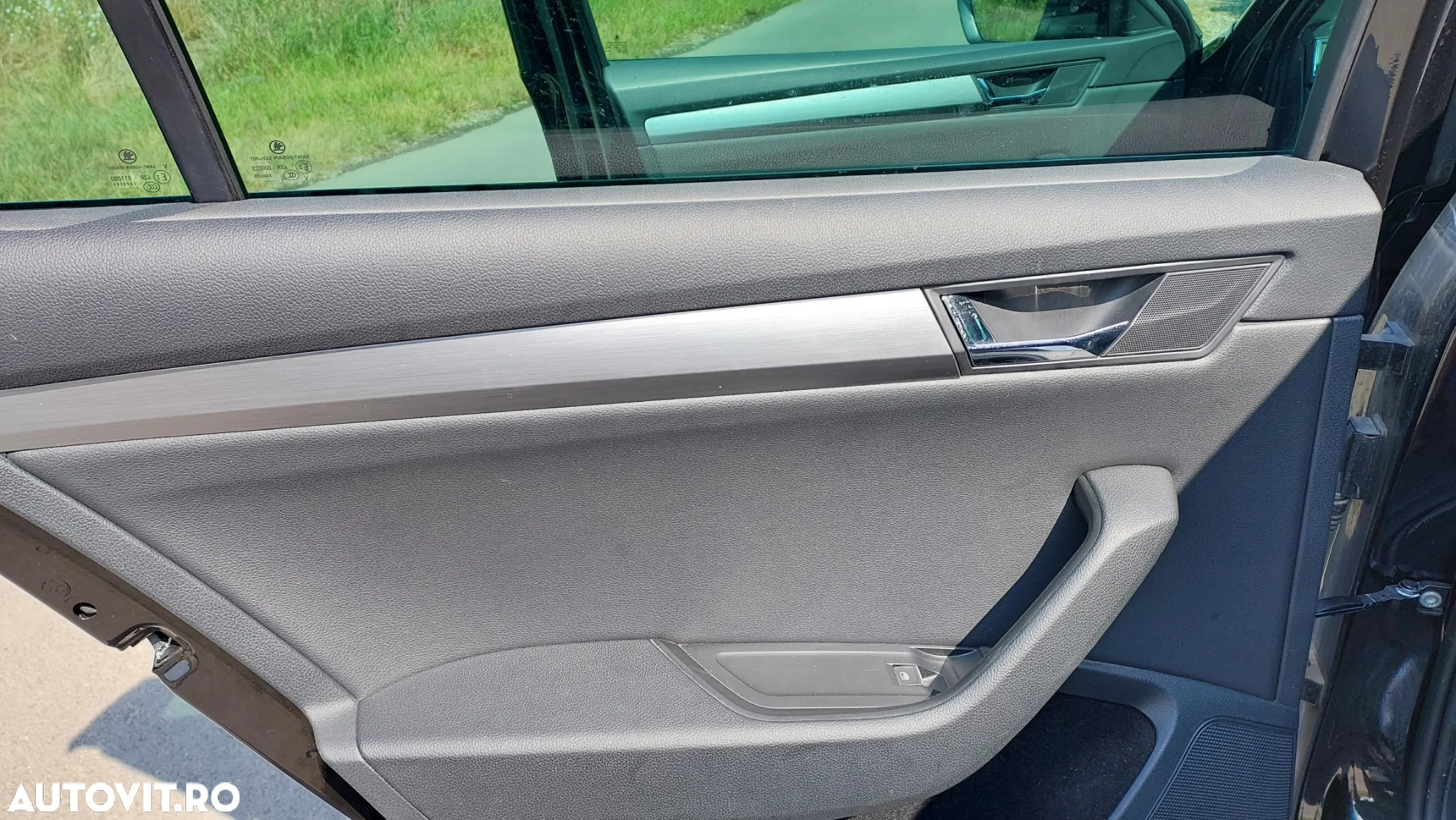Skoda Superb 2.0 TDI DSG Active - 4