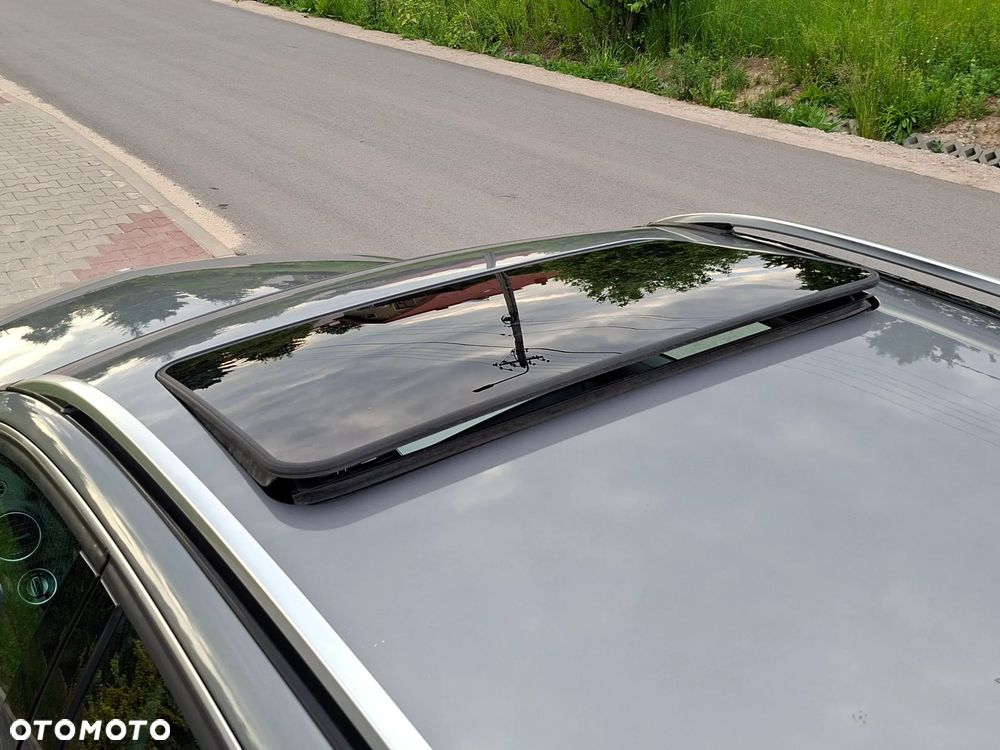 Mercedes-Benz Klasa C 180 CGI Automatik BlueEFFICIENCY Avantgarde - 37