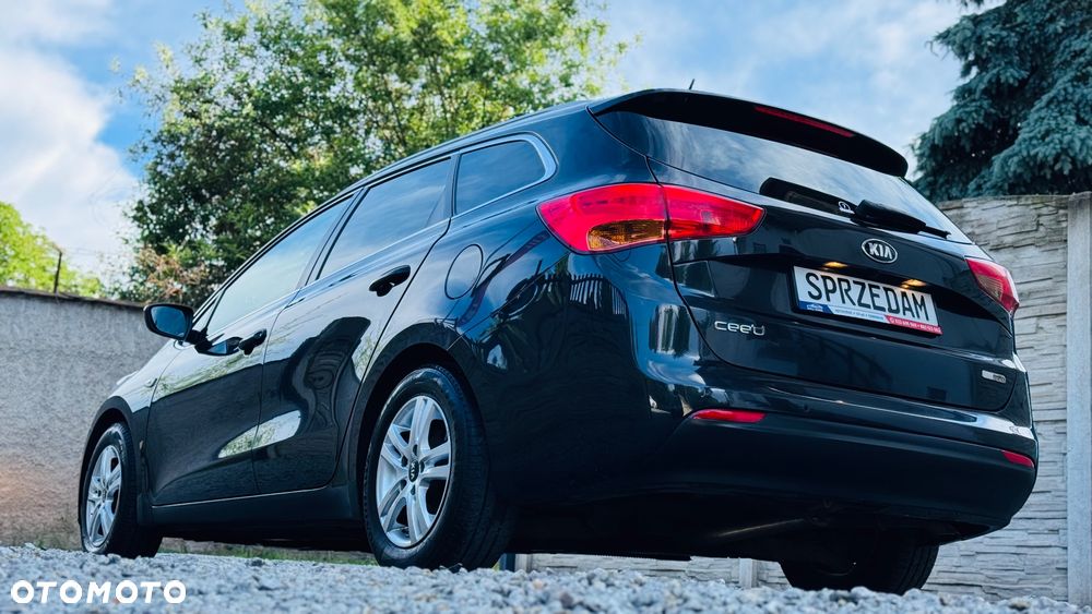 Kia Ceed 1.6 CRDi 128 Dream Team Edition - 22