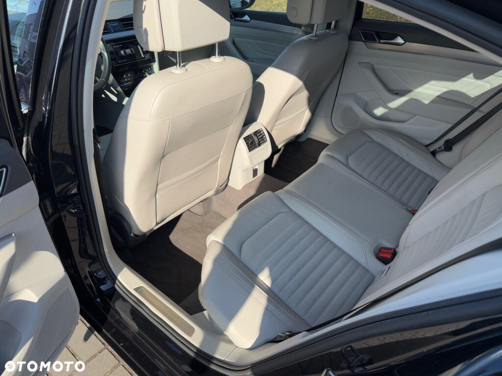 Volkswagen Passat 1.5 TSI EVO Elegance - 13