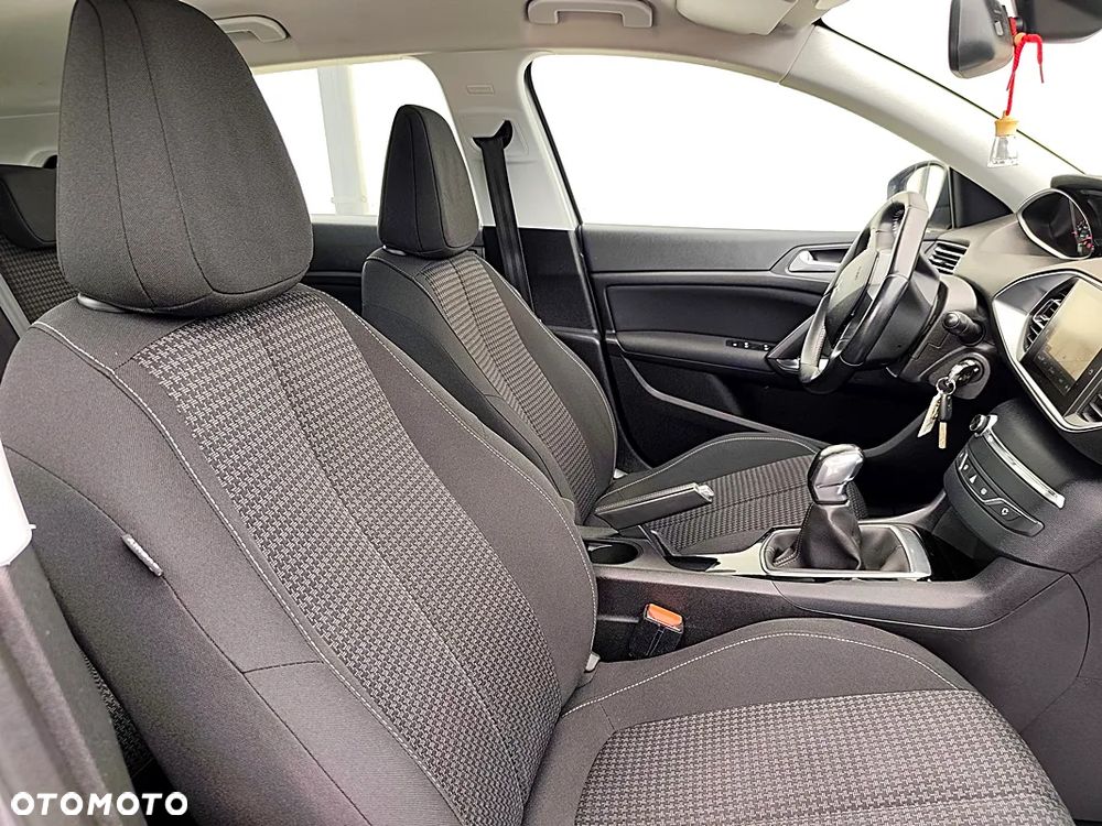 Peugeot 308 - 24