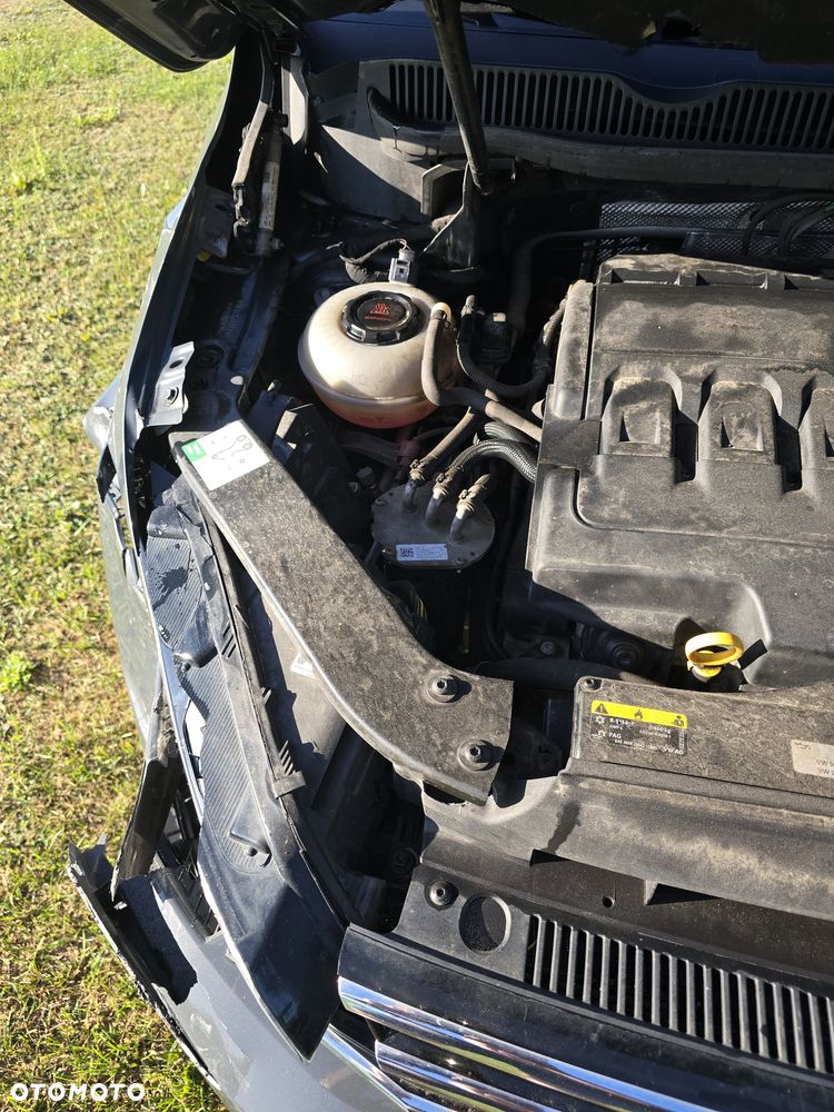 Volkswagen Touran - 4