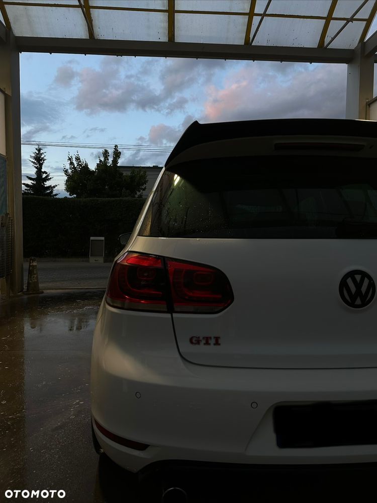 Volkswagen Golf VI 2.0 TSI GTI - 25