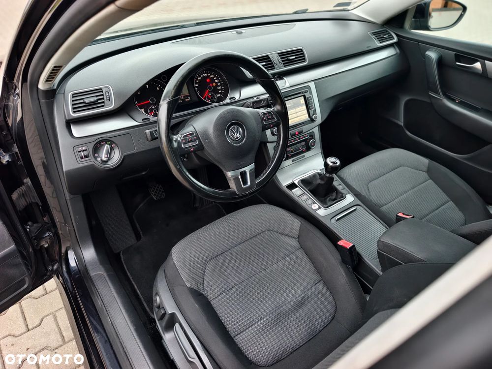Volkswagen Passat 2.0 TDI Comfortline - 5