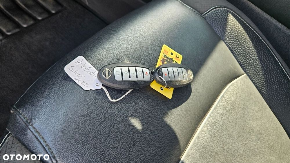 Nissan Pathfinder - 11