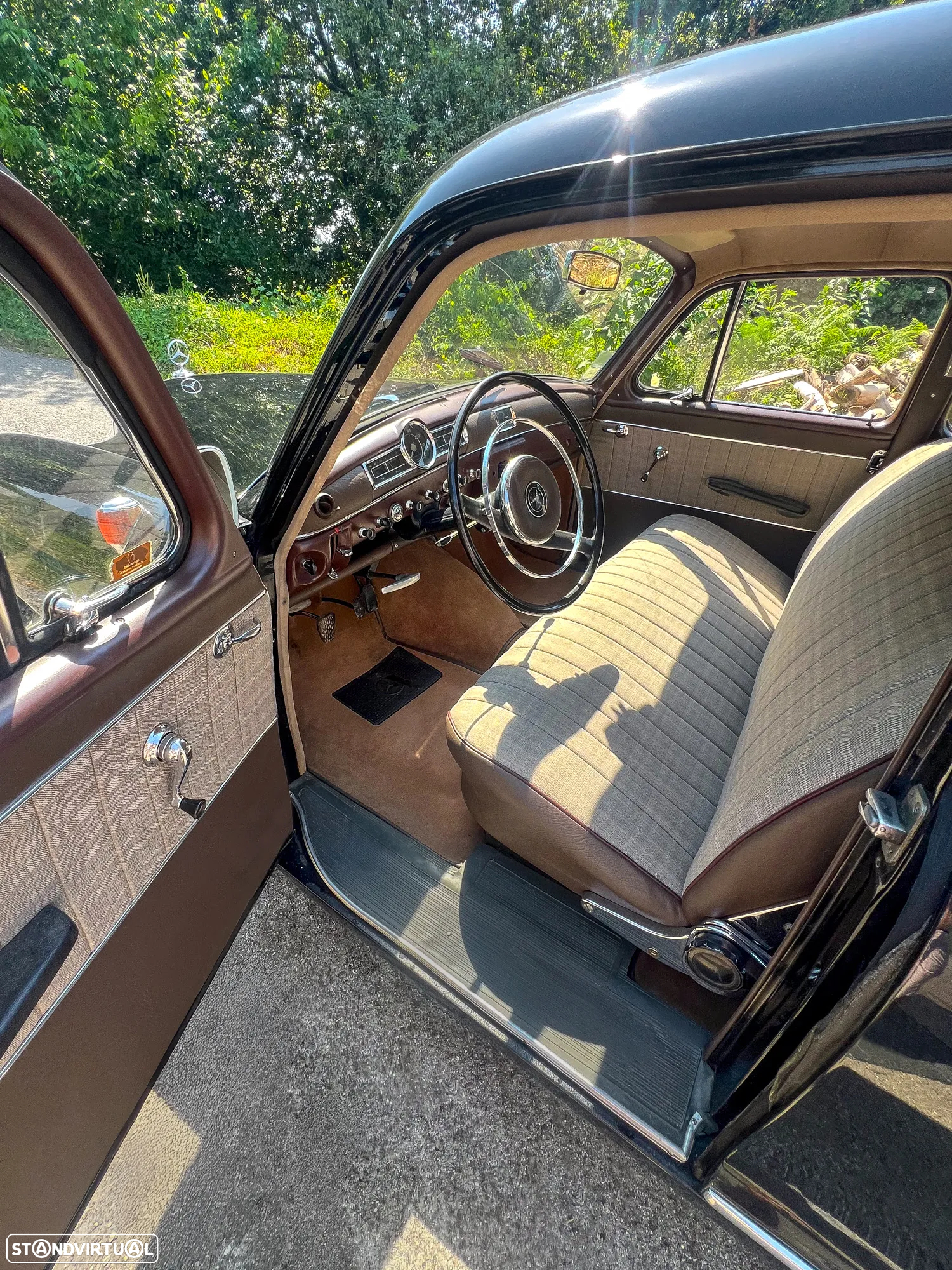 Mercedes-Benz 180 - 8