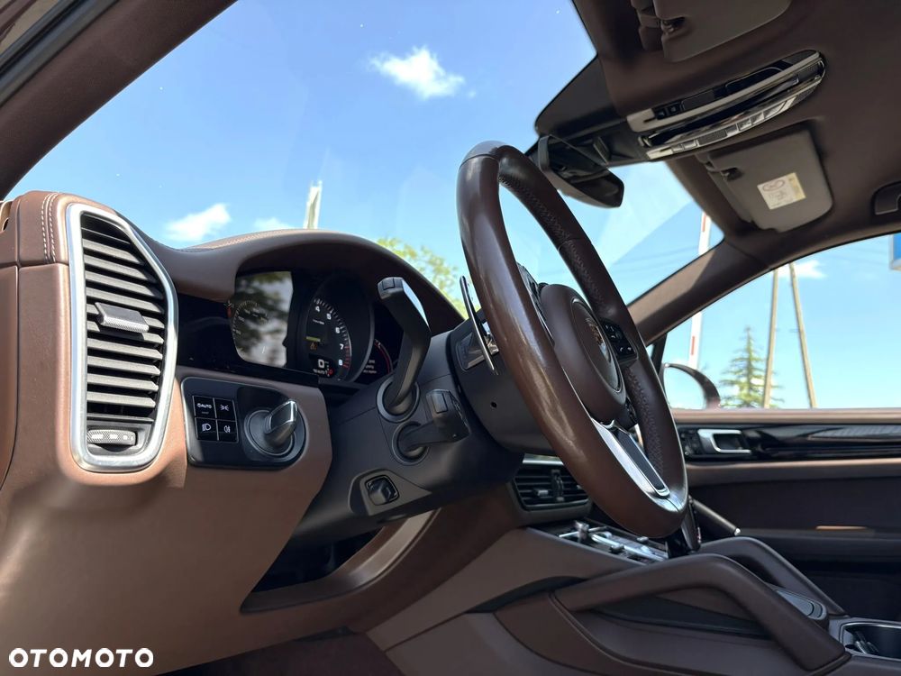 Porsche Cayenne E-Hybrid - 8