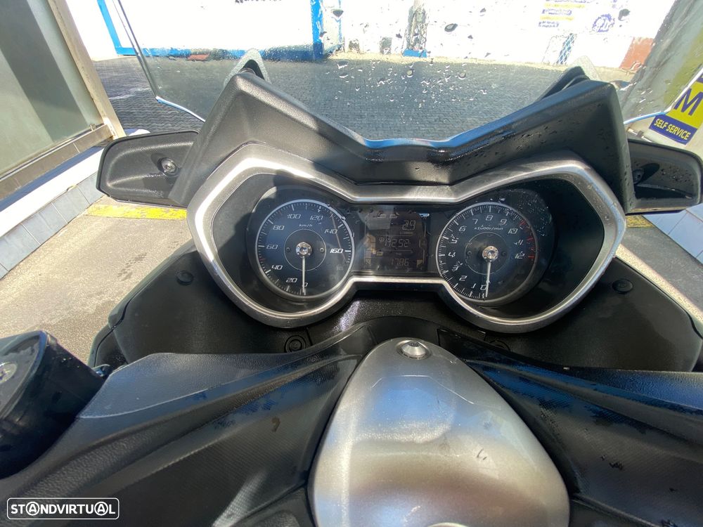 Yamaha X-Max - 7