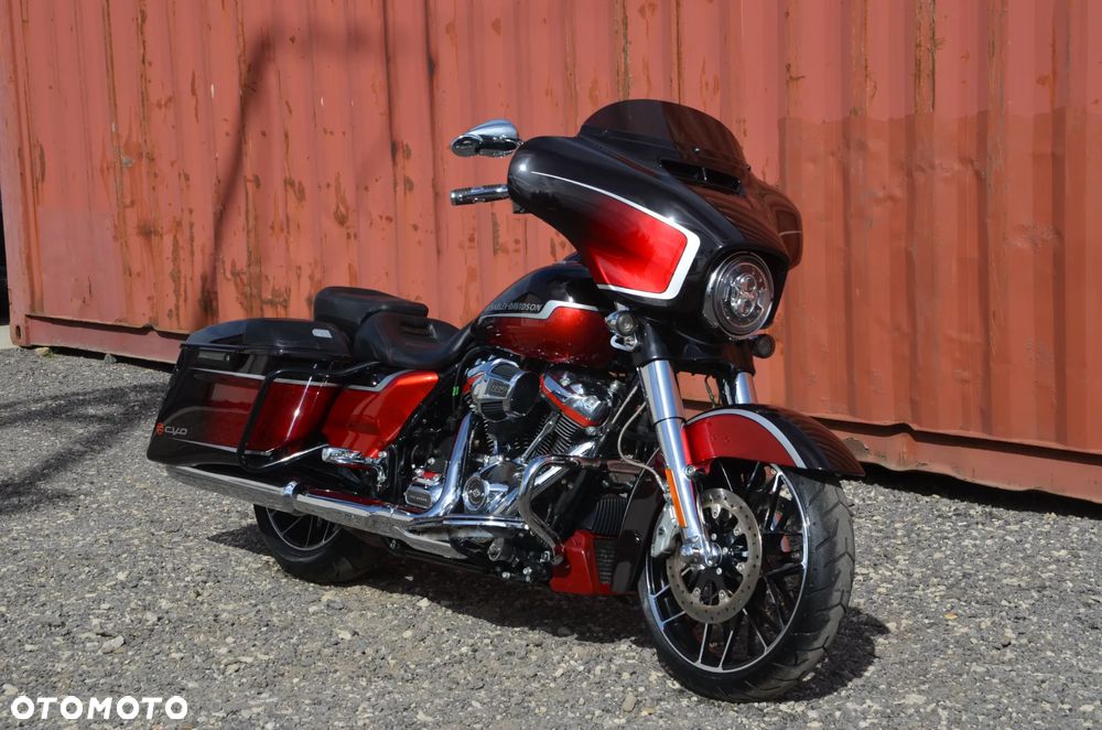 Harley-Davidson Touring Street Glide - 4