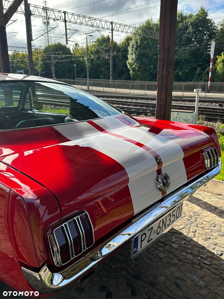 Ford Mustang - 7