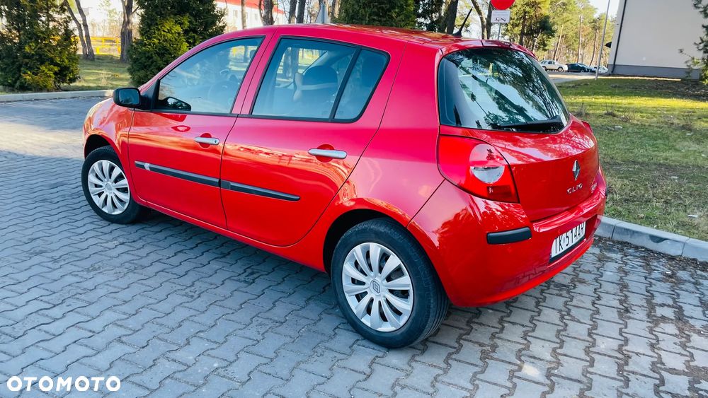 Renault Clio 1.2 16V All Inclusive - 9