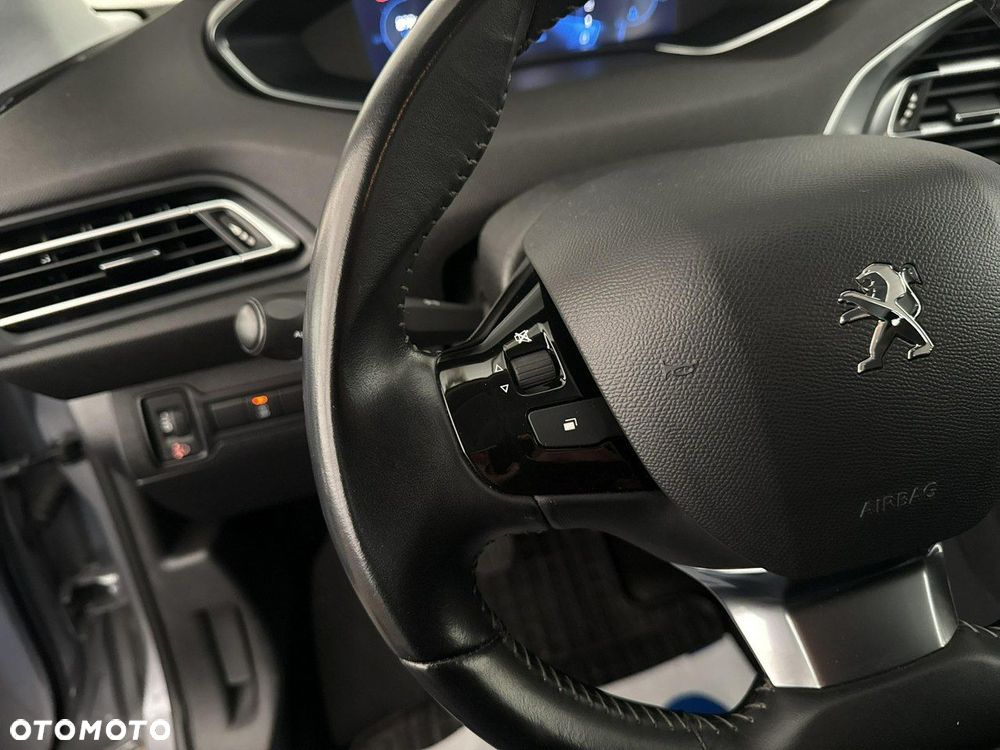 Peugeot 308 - 24