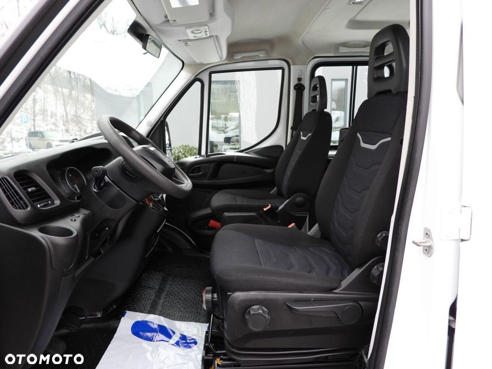 Iveco DAILY 35C16 WYWROTKA PODWÓJNA KABINA DOKA 6 MIEJSC TEMPOMAT NAWIGACJA BLIŹNIACZE KOŁA KLIMATYZACJA  160KM - 27