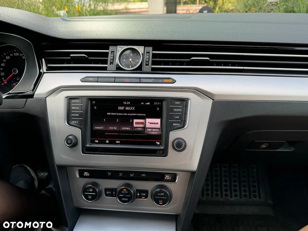 Volkswagen Passat 2.0 TDI BMT Trendline - 16