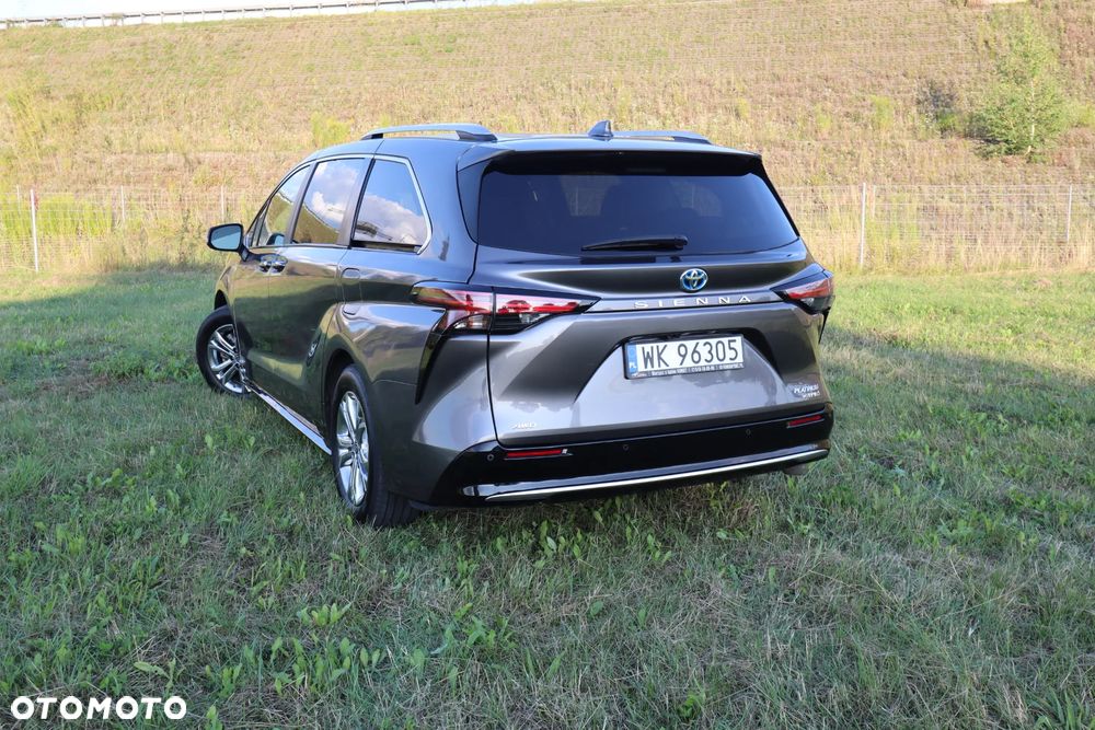 Toyota Sienna - 6