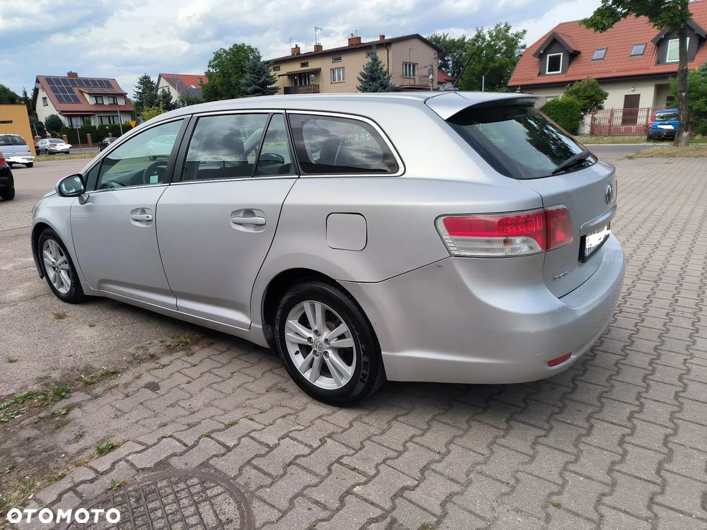 Toyota Avensis 2.0 D-4D Platinium - 6