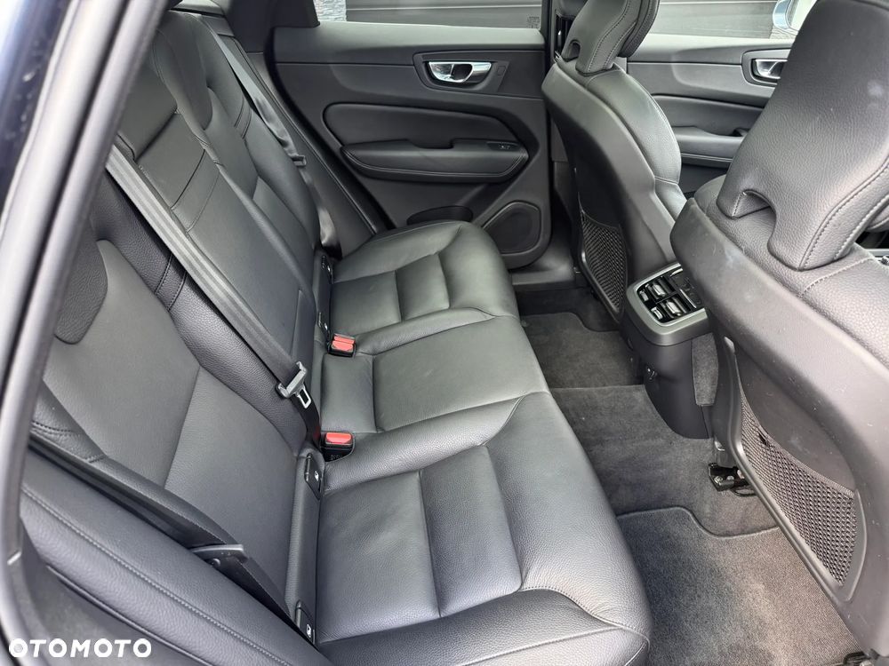 Volvo XC 60 B4 D AWD Inscription - 17