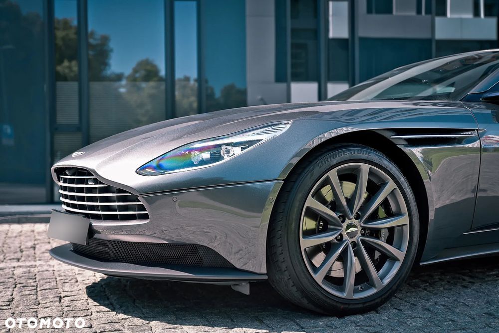 Aston Martin DB11 - 13