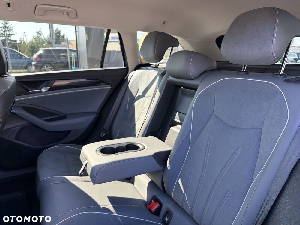 Volkswagen Passat - 26