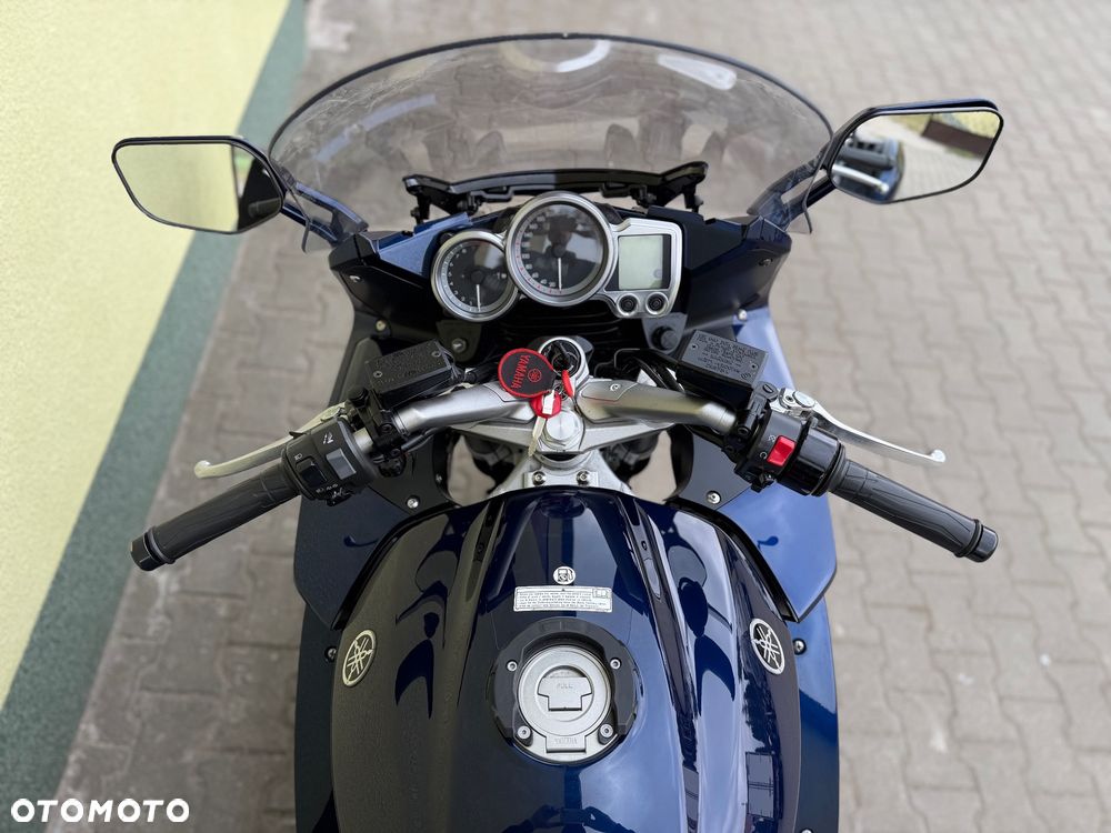 Yamaha FJR - 17