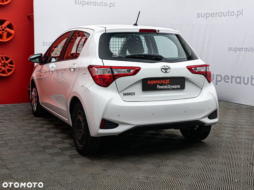 Toyota Yaris Active 1.5 111KM - 9