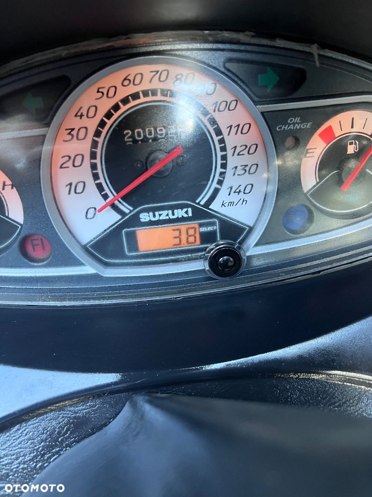 Suzuki Burgman - 11