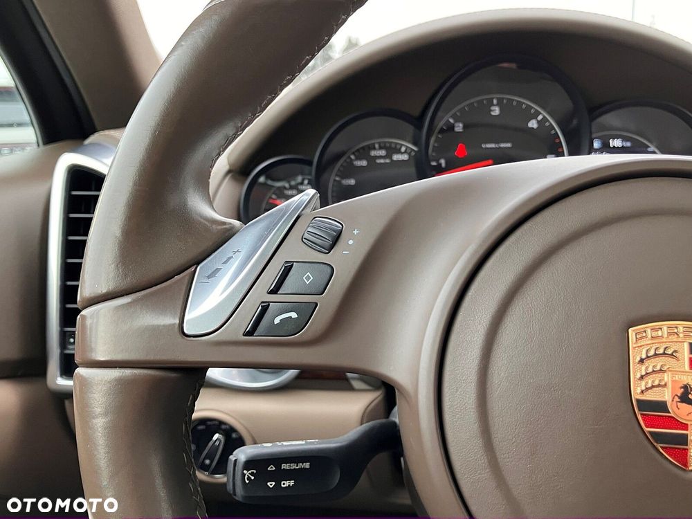 Porsche Cayenne - 34