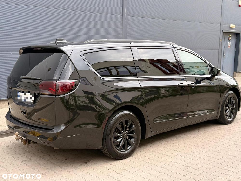 Chrysler Pacifica - 10