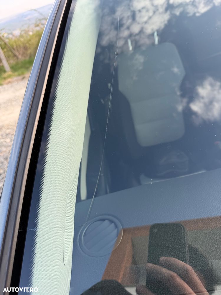 Volkswagen Jetta 2.0 TDI Comfortline - 4