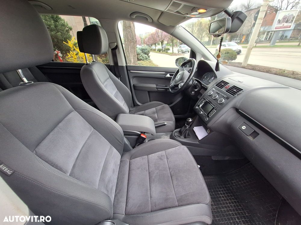 Volkswagen Touran 2.0 TDI BlueMotion Technology Comfortline - 4