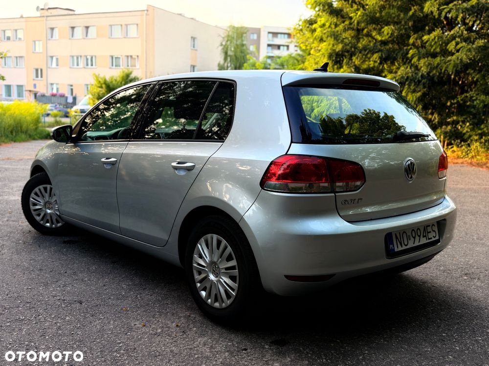 Volkswagen Golf - 6