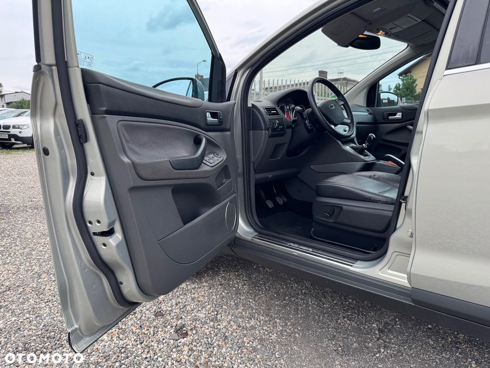Ford Kuga 2.0 TDCi 4x4 Titanium - 10